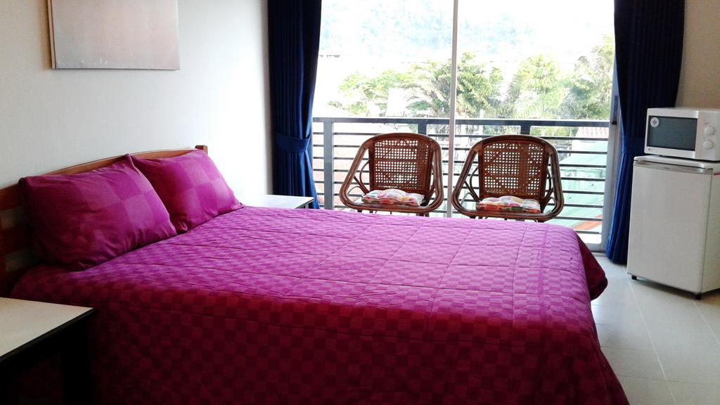 On Street Bed And Breakfast Ban Karon Eksteriør billede