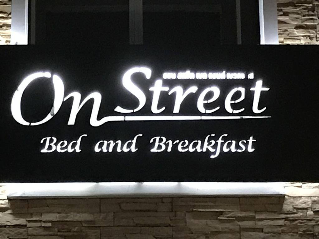 On Street Bed And Breakfast Ban Karon Eksteriør billede