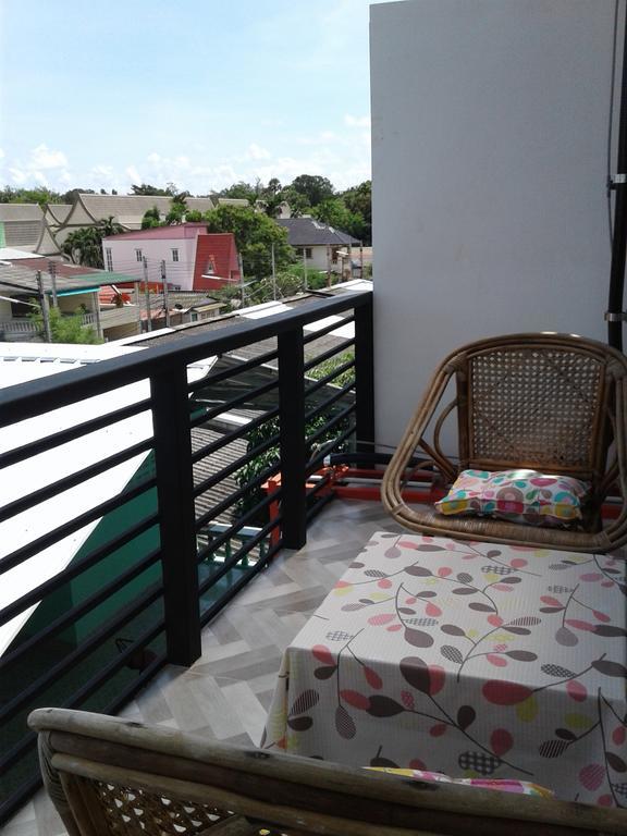 On Street Bed And Breakfast Ban Karon Eksteriør billede